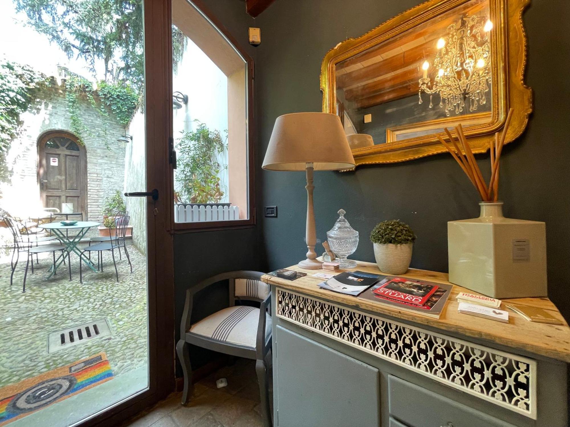 Le Camere Di Bsuites Affittacamere ปาร์มา ภายนอก รูปภาพ